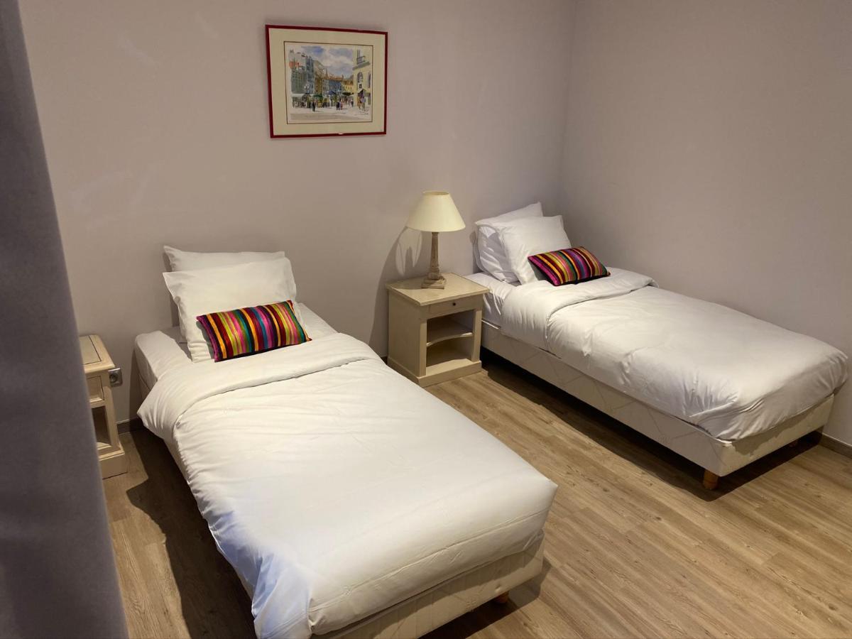 Logis Du Champ De Mars Hotel Puy-Saint-Martin Eksteriør billede