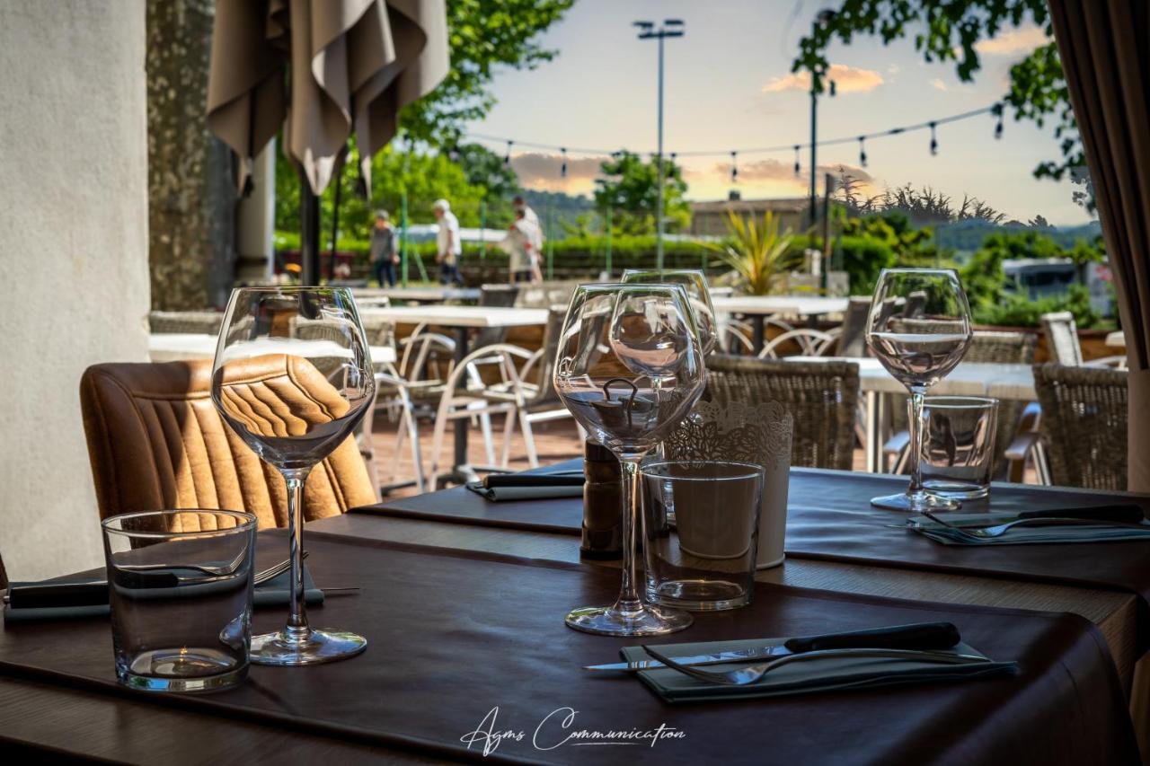 Logis Du Champ De Mars Hotel Puy-Saint-Martin Eksteriør billede