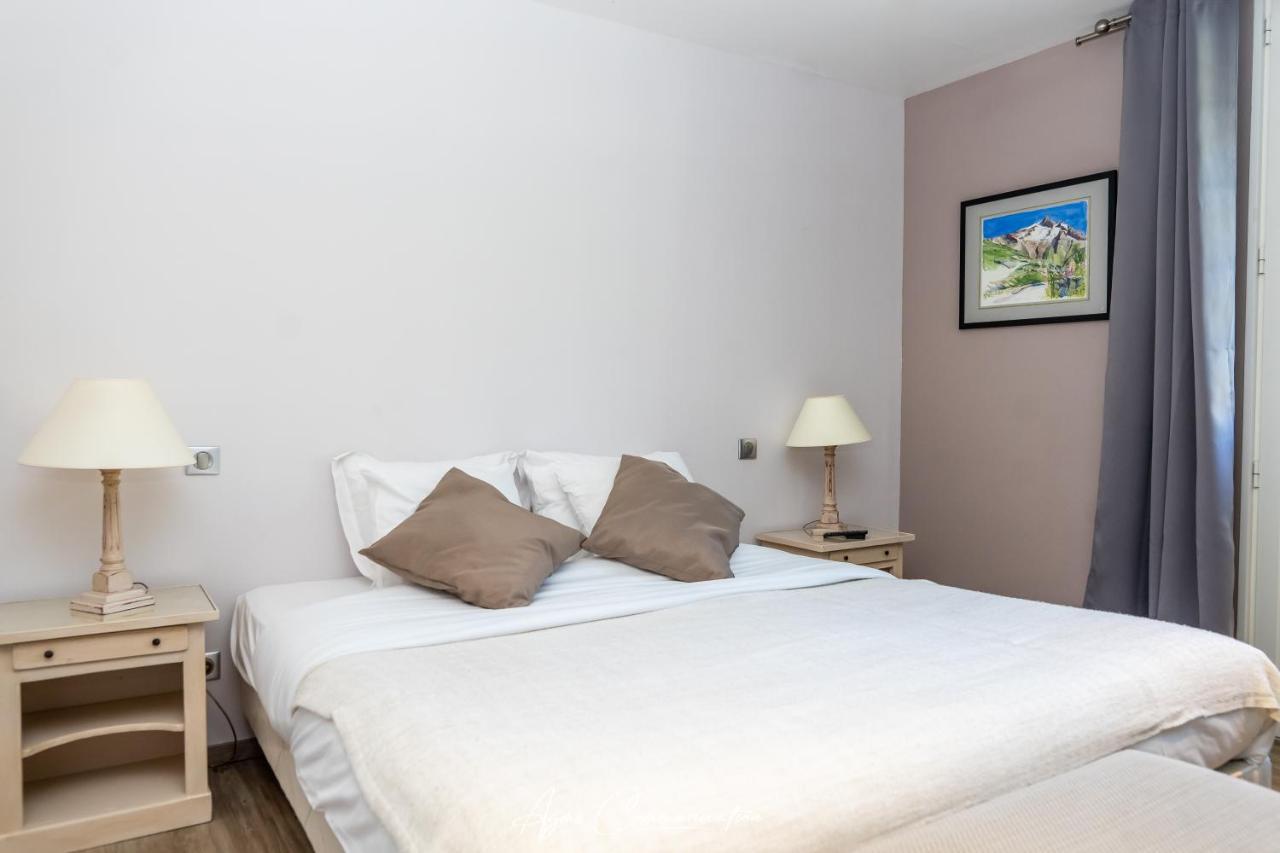 Logis Du Champ De Mars Hotel Puy-Saint-Martin Eksteriør billede
