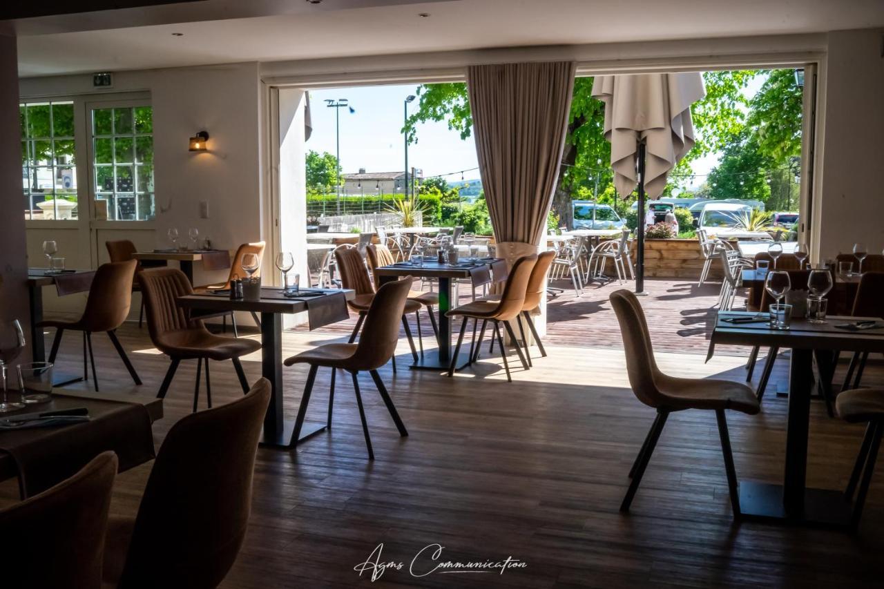 Logis Du Champ De Mars Hotel Puy-Saint-Martin Eksteriør billede